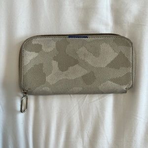 Rothy’s Wallet Washable